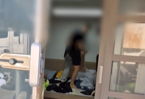 강원도 양양군에서 근무하는 한 7급 공무원이 환경미화원들을 상대로 지속적인 괴롭힘과 엽기적인 지시를 일삼아 온 사실이 드러났다. MBC