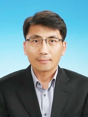 [시각과 전망-엄재진] 대통령 고향 마을과 '사람 유산'