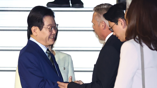 李대통령 G20 정상회의…남아프리카공화국 도착