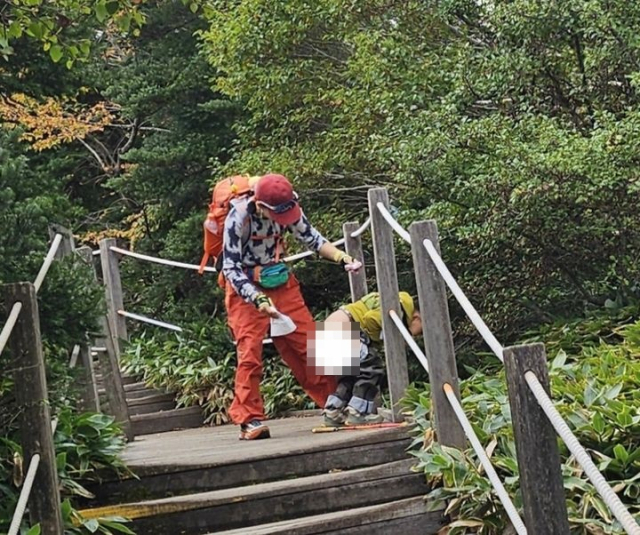 한라산에서도 중국인 대변 테러…