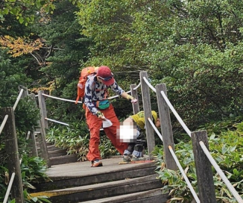 한라산에서도 중국인 대변 테러…