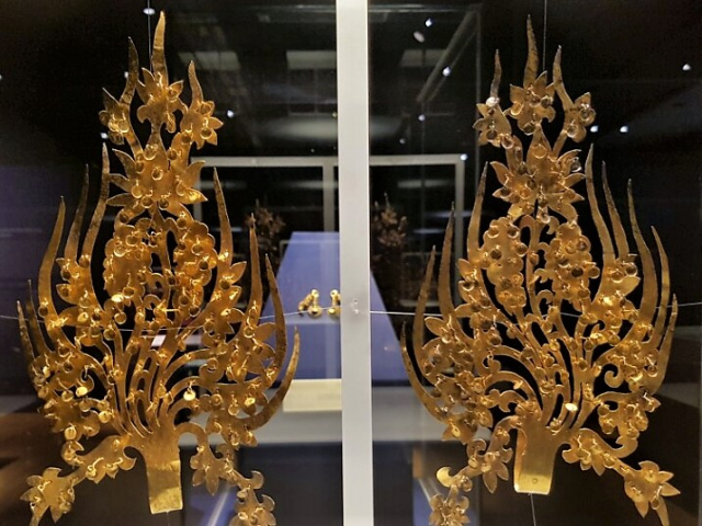 무령왕릉 출토 금관 장식(한성백제박물관).