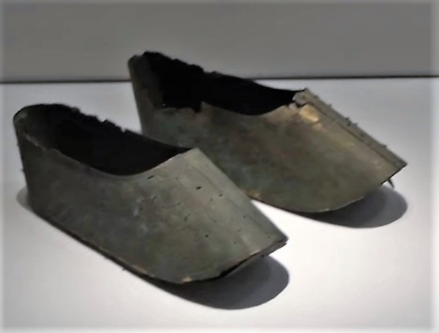 후나야마 고분 출토 신발.