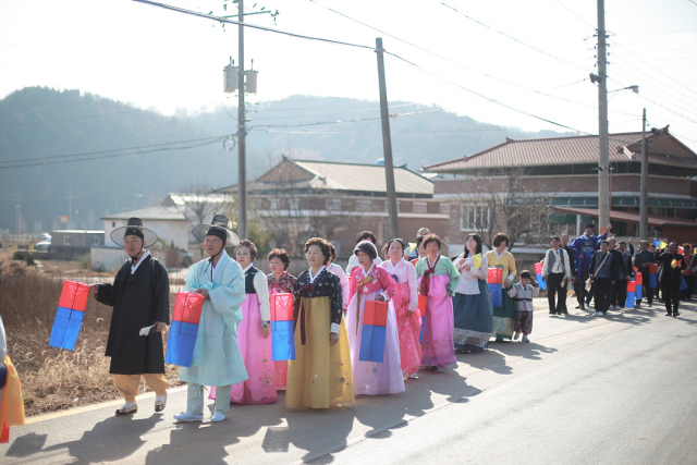 전통 혼례 행렬