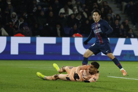 이강인, 시즌 리그 1호골 작렬…PSG 3연승 선두 질주