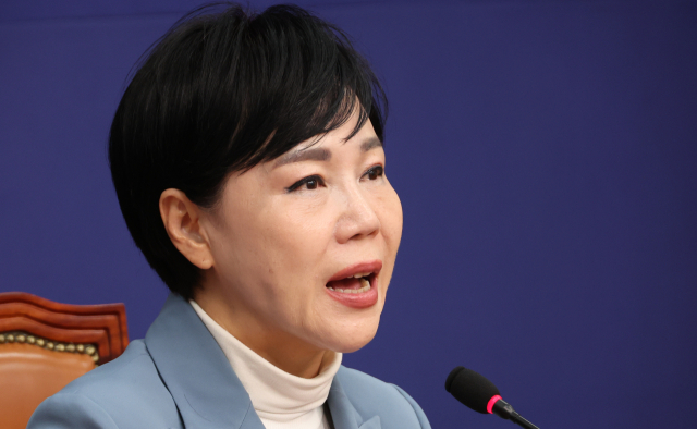 민주당 전원, YS 10주기 추모식 불참…전현희 