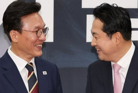 장동혁, 차기 대선 적합도 1위…김민석과 0.8%P 초접전