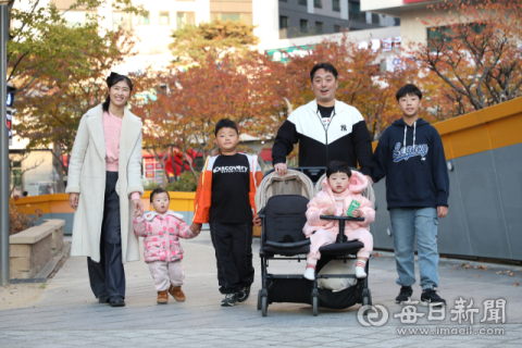 [낳아보니 행복이다] 최승식·김유진 부부 