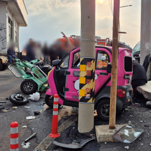 제주 우도 항구서 행인 덮친 승합차…3명 사망, 10명 중경상