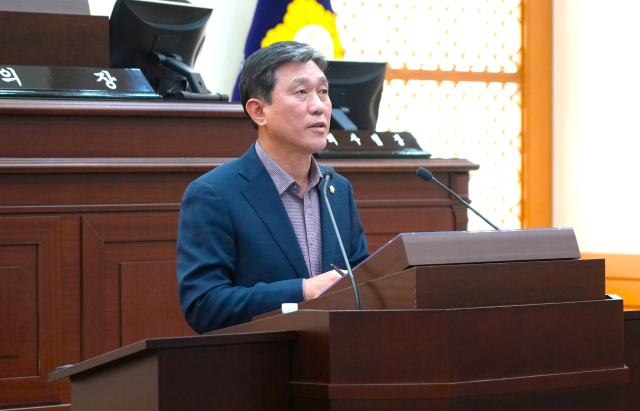 25일 열린 영천시의회 정례회에서 5분 발언을 하고 있는 이갑균 영천시의원. 영천시의회 제공