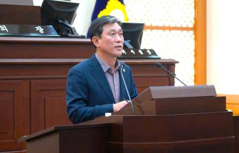 이갑균 영천시의원, 영천시 AI 기반 디지털 전환 실태 비판