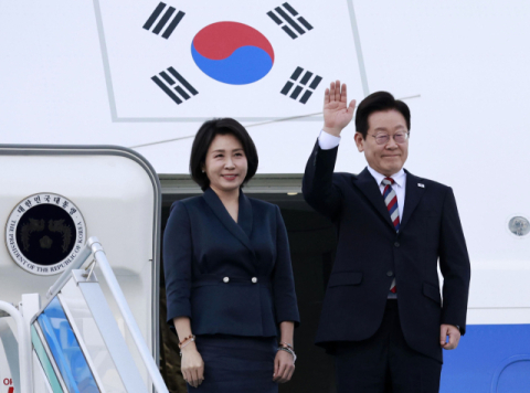李대통령, 순방 마치고 귀국…물가안정 등 국내현안 집중