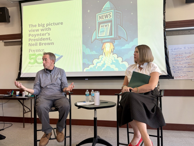 18일 닐 브라운 포인터 재단 소장(왼쪽)과 크리스틴 헤어 로컬뉴스 국장이 한국 지역 언론사 기자들을 상대로 로컬 저널리즘에 관히 설명하고 있다. 미국 플로리다주 세인트피터스버그에 있는 포인터 재단은 저널리즘 품질 향상을 위한 다양한 프로그램을 운영하고 있다. 구민수 기자