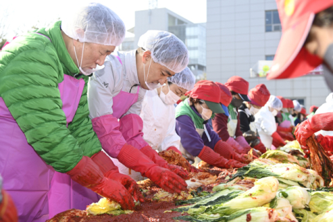 대구 달성군새마을회 '사랑의 김장나누기' 2천800가구에 김치 전달