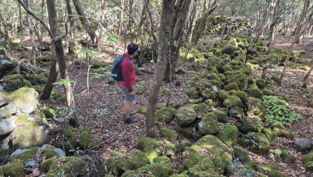 4구간 동백길에서 만난 제주 4·3 유적지. 4·3 사건 당시 토벌대의 주둔소로 자리다. 김도훈 기자