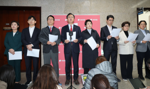 與 '필리버스터 중단 완화' 국회법, 소위 통과