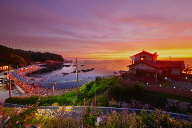 죽변의 황홀한 아침. 울진군 제공