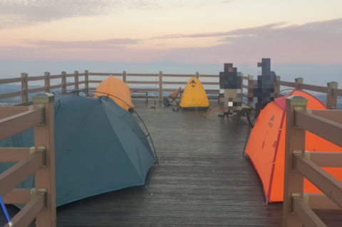 제주 오름 정상에 텐트가 웬말?…밤새 술판·불 피운 캠핑족에 '분통'