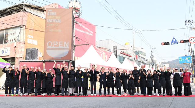 전국적 인기몰이를 했던 경북 구미시의 라면 축제 개막식 전경. 당시 김장호 구미시장은 페이스북에 