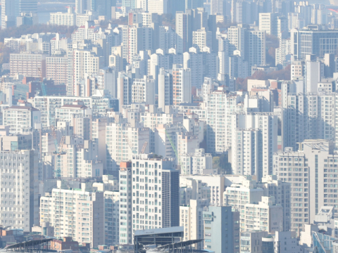 한국 아파트 쓸어담는 외국인들…절반 이상 '중국인'