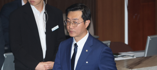 '성추행 논란' 입 연 장경태 