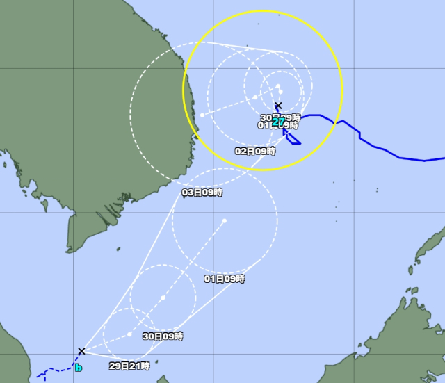 이미지 하단이 일본기상청 29일 오전 9시 업데이트 열대저압부b(28호 태풍 세냐르 발달 전망) 예상경로. 상단은 27호 태풍 고토 예상경로. 일본기상청 홈페이지