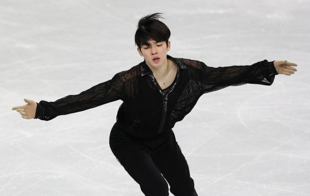 '4회전 점프 실수' 차준환, 랭킹대회 쇼트 3위…최하빈 선두