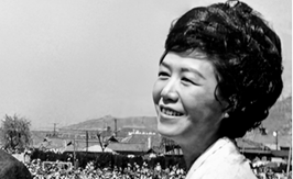 논란 휩싸인 영부인들…육영수 여사 '봉사 리더십' 부각