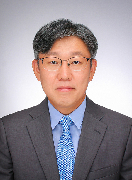 대통령실은 28일 이재명 대통령이 국토교통부 제1차관에 김이탁 경인여대 겸임교수를 인선했다고 밝혔다. 연합뉴스