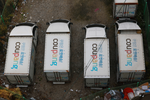 명품·패션 이어 쿠팡까지…