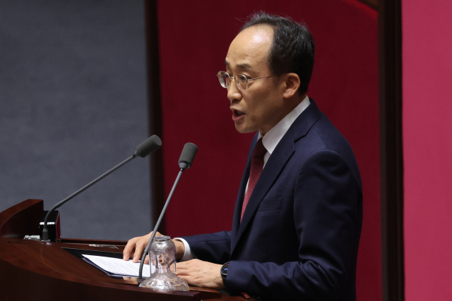 계엄 해제 의결을 방해한 혐의(내란 중요임무 종사)로 구속영장이 청구된 국민의힘 추경호 의원이 27일 국회 본회의에서 자신의 체포동의안 표결에 앞서 신상발언을 하고 있다. 연합뉴스