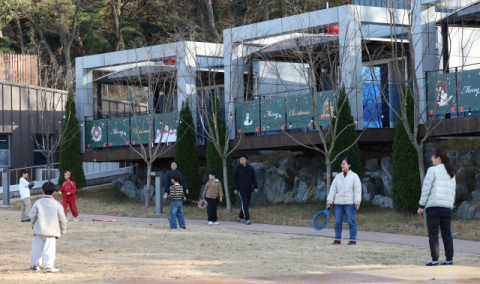 불법 건축물 논란 끝에 개장한 남구 '숲속 책 쉼터', 첫 주말 사람 북적…운영·시설 보완은 과제