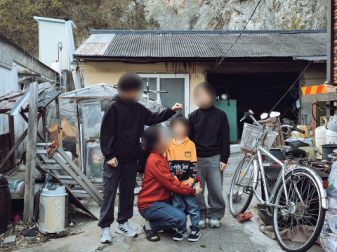 [이웃사랑]바퀴벌레 들끓는 방…불법 건축물서 사는 다섯 가족