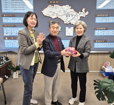 하상태 전 영천시의회 사무국장, 45년째 돼지저금통 기부