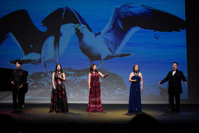 23~24 괭이갈매기와 땅채송화의 섬, 독도 공연사진