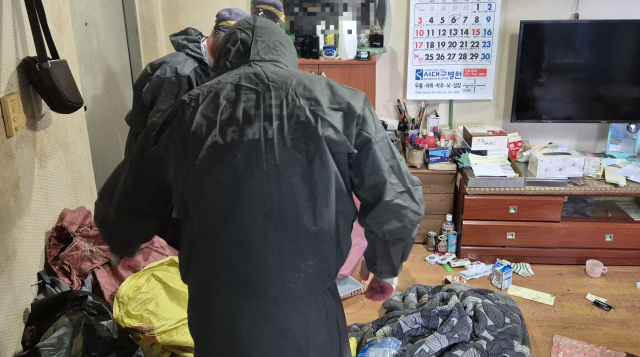 201호에 '눌어붙은 죽음'⋯고독사 알린건 냄새 뿐