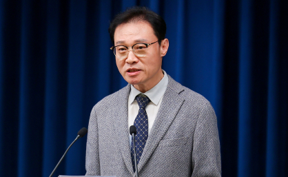 李대통령, 비상계엄 1주년 외신회견…고도의 정치 셈법?