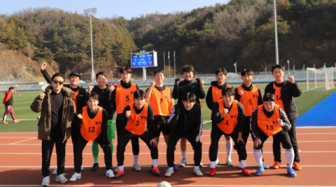 '군민과 함께 뛰는 소방·군민이 하나 된 축구장'… 봉화군수기 축구대회 성료