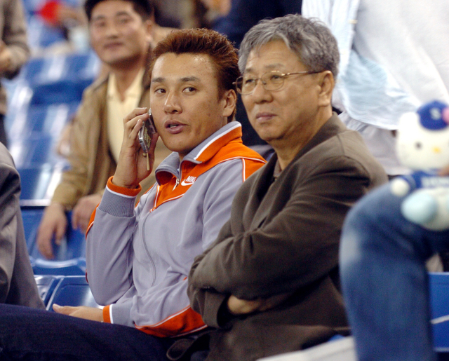 생전 이춘광 씨와 아들 이승엽 전 두산 베어스 감독. 삼성 제공