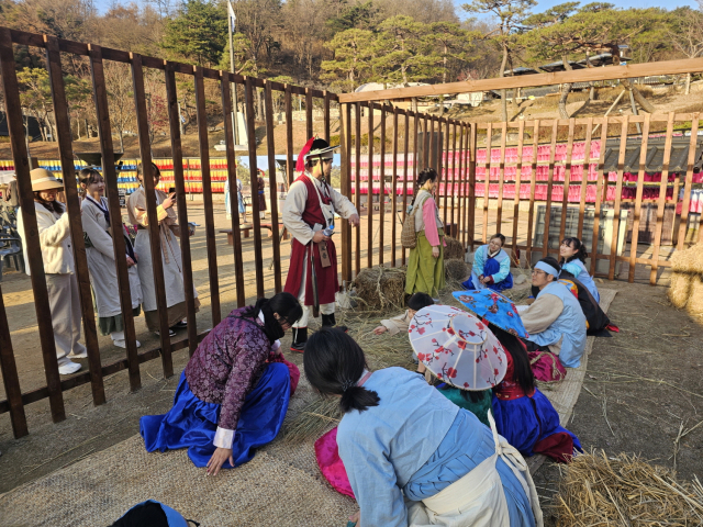 조선명탐정 마피아게임에 참여한 범인들이 옥사에 갇혀 있다. 영주시 제공