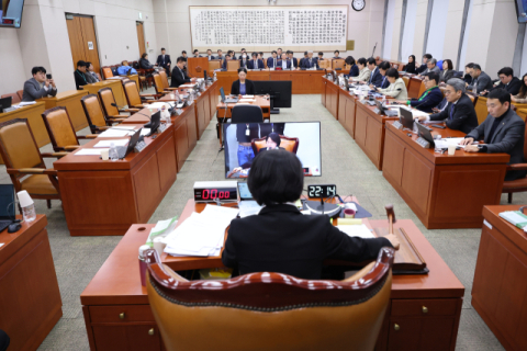 [속보] 법사위, 내란전담재판부법·법왜곡죄 신설법 의결…국힘 반발