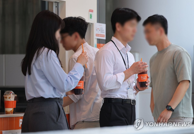 서울 여의도 직장인들. 연합뉴스