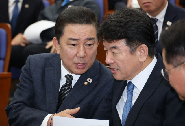 與, 문진석-김남국 '김현지 청탁' 논란에 