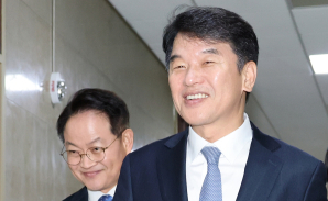 '만사현통' 논란 문진석, 이틀 만에 사과…