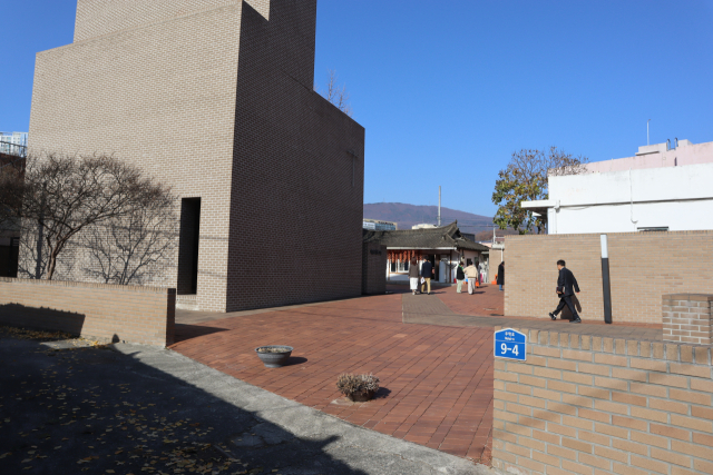 [양진오의 대구경북의 집이야기] 하양에 기도하는 집, 무학로 교회