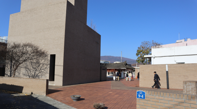 별과 빛이 머무는 마을 하양에 기도하는 집, 무학로 교회