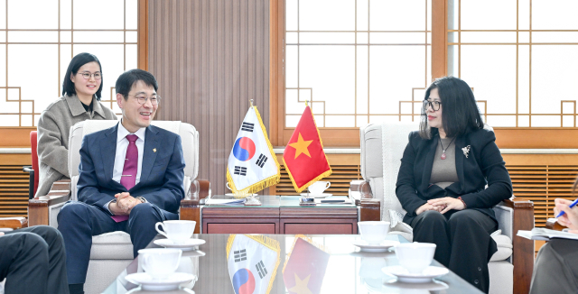 대구시와 주부산 베트남총영사관이 경제·문화 전방위 협력 확대와 지역 베트남 교민 지원 방안을 논의했다. 대구시 제공