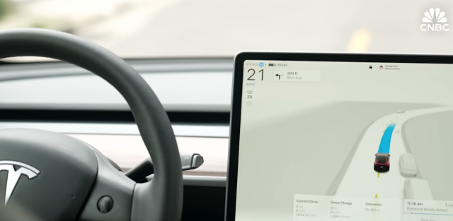 미국 경제매체 CNBC가 테슬라의 FSD(Full Self-Driving) 기술을 집중 분석한 다큐멘터리의 한 장면. CNBC 유튜브 채널 캡처