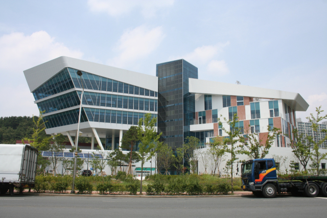 대구 인쇄·출판업계가 명칭 변경을 계기로 디지털·소프트웨어 중심 산업으로의 전환을 모색하고 있다. 사진은 대구출판산업지원센터 전경. 대구출판인쇄산업단지협의회 제공