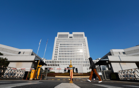 巨與, 사법개혁 반헌법 입법 폭주…野·사법부 거센 반발 